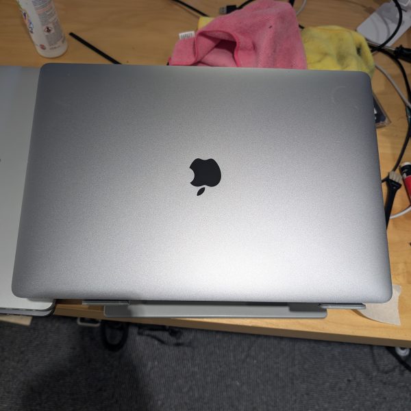 Apple MacBook Pro 15-Inch (2017) – Intel i7 Quad-Core 2.8GHz, 16GB RAM, 256GB SSD